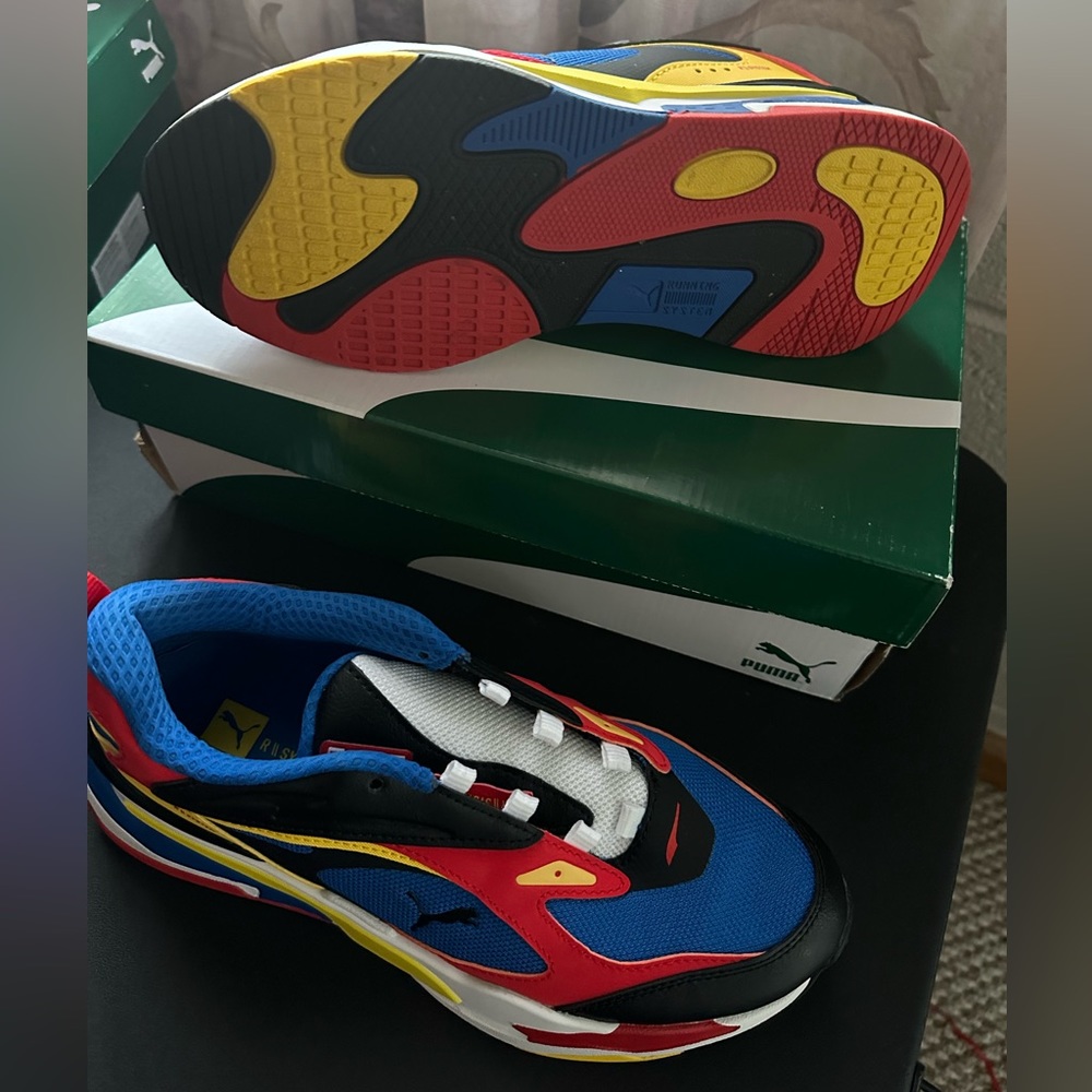 Women’s Puma sz 7